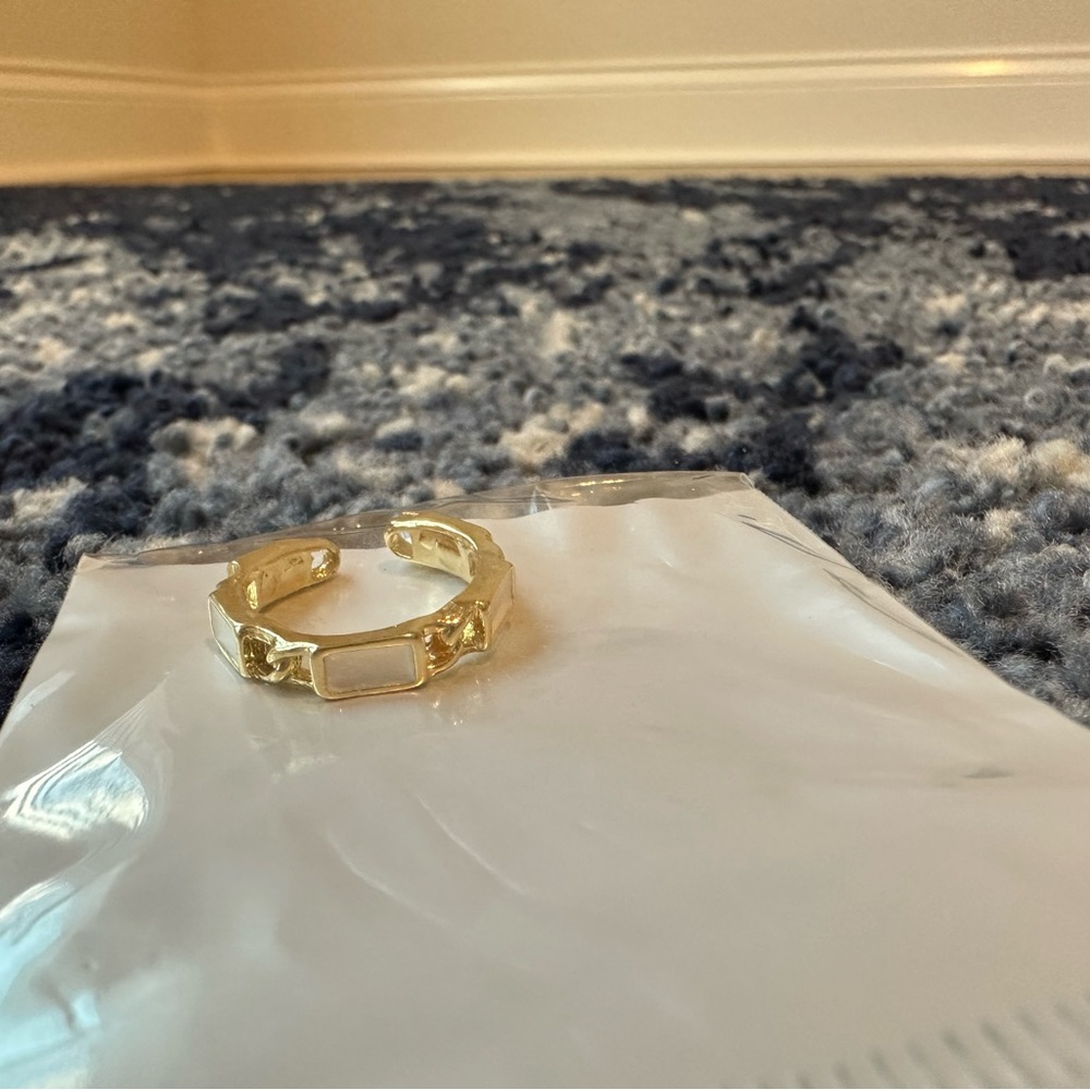 Elegant Gold-Tone Women's Ring